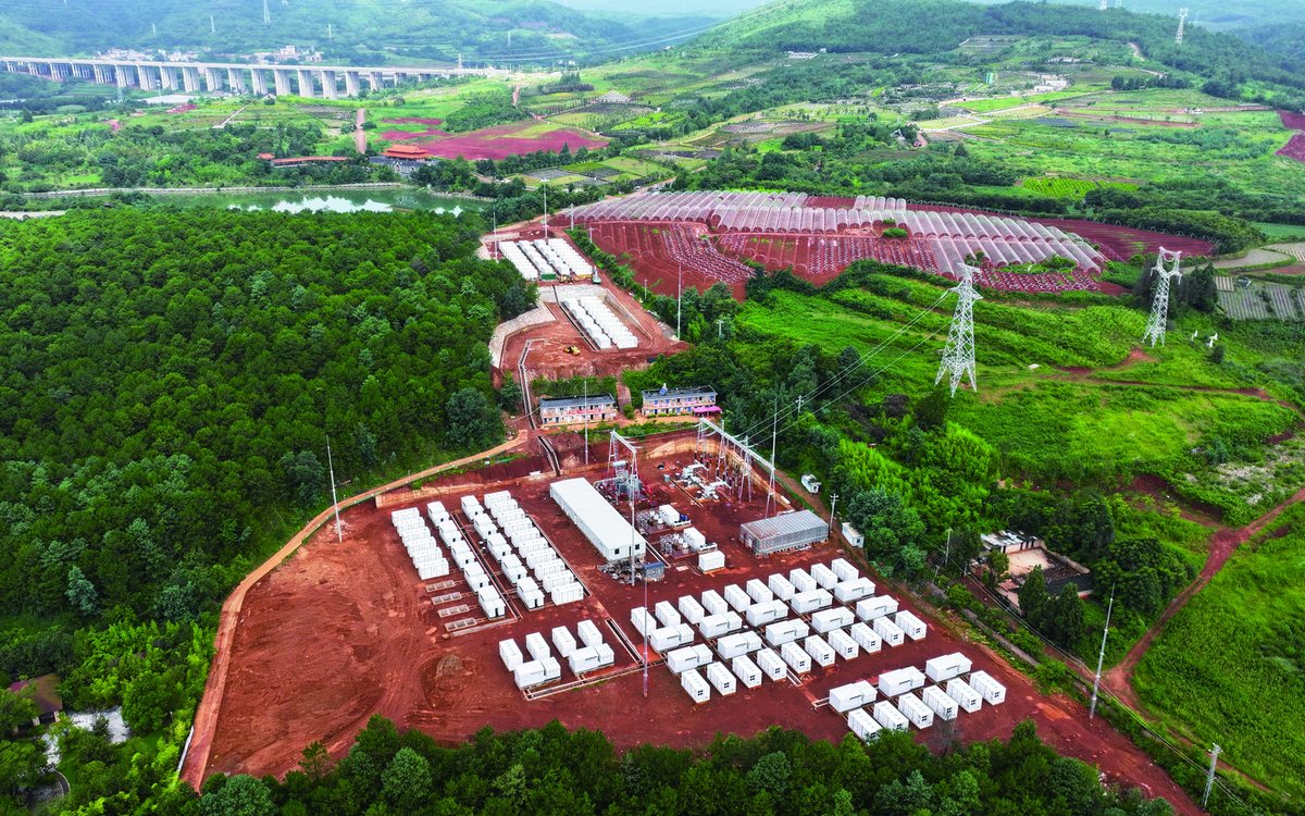 Vue aérienne de la centrale de stockage partagée de Songming